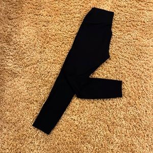 NWOT Simply Vera super soft black leggings L